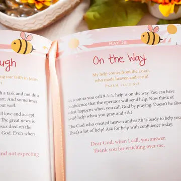Daily Strength for Girls (Devotional)